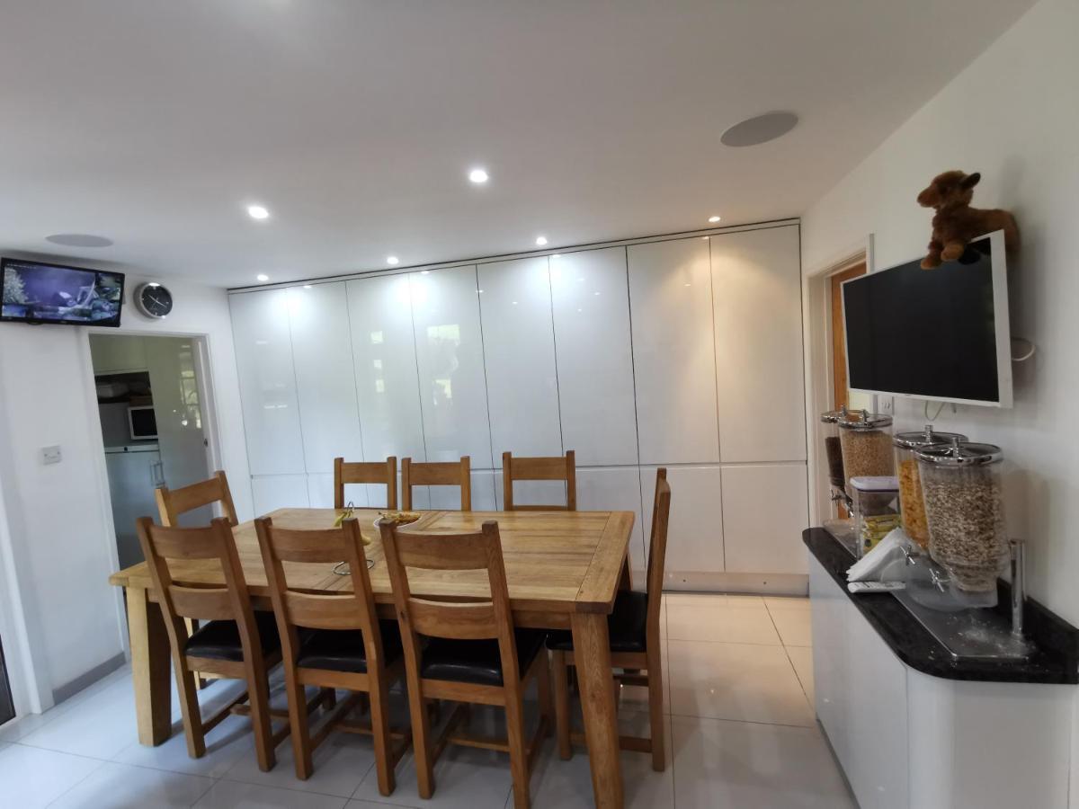 דורקינג Chart House Bed And Breakfast מראה חיצוני תמונה